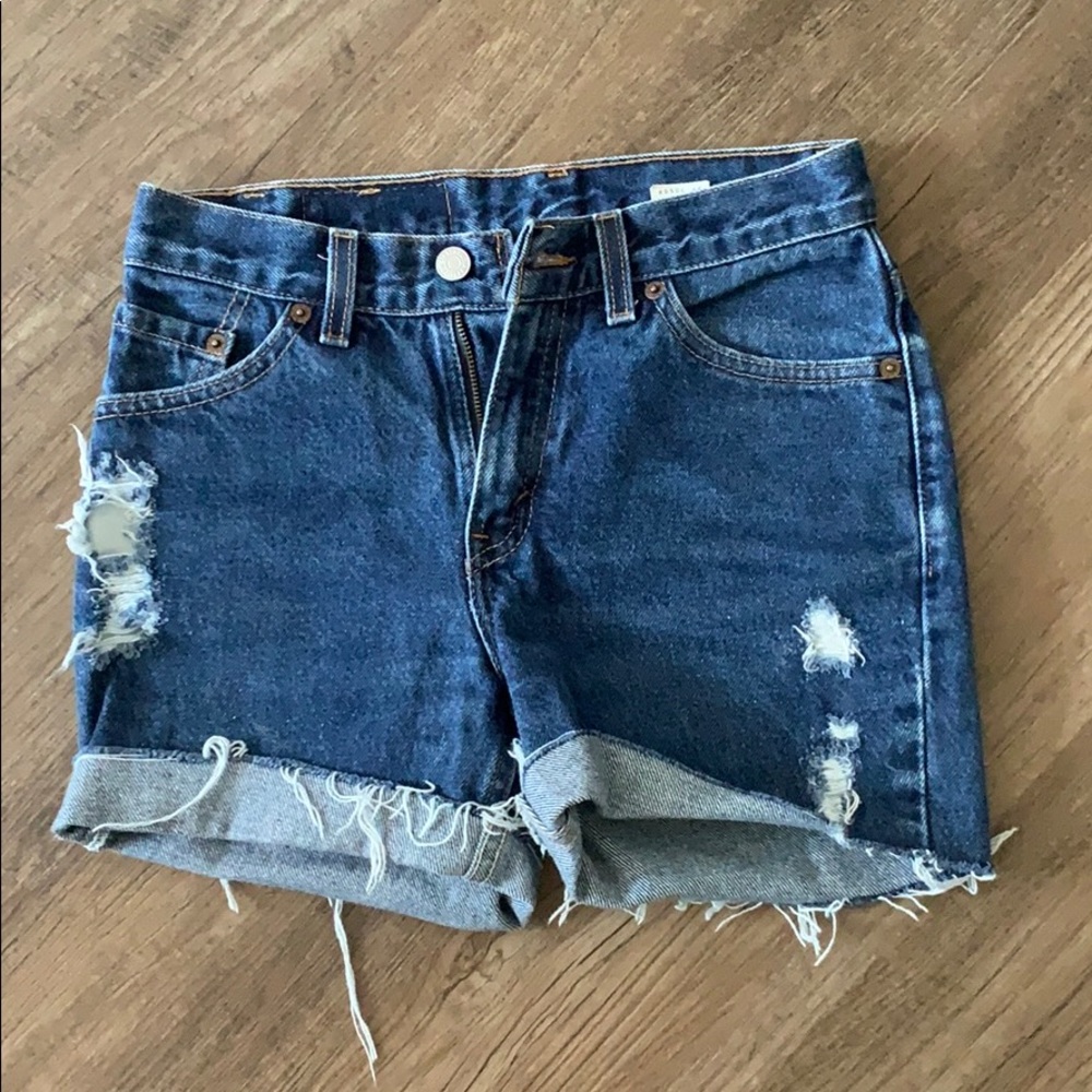 COPY - Levi’s cut cuffed Jean shorts! Size 25